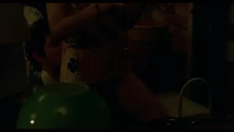 Isabelle Carre flirts with younger and older boyfriends in French movie Feelings (2003)