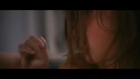 Lea Seydoux takes advantage of Adele Exarchopoulos' wet twat to scissor and cum together