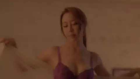 Asian doesn't scruple from hookup with shy man who creampies her in Korean Movie 처음엔 다그래