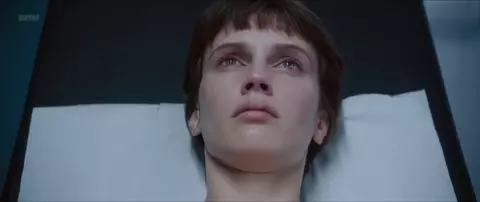 Double Lover sex scenes where men hump Marine Vacth and MILF strapons the lover