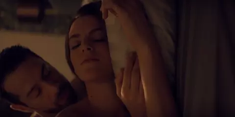 Sexy Tory Trowbridge scenes from Tiny Pretty Things s01e02e04 (2020)