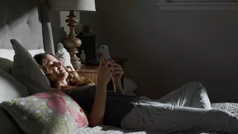 Stephanie Branco shows her sexy body in Easy s03e05 (2019)