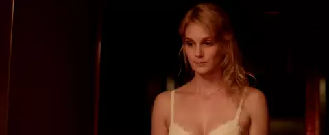 Topless Emilie Piponnier shows nude boobs in Alice (2019)