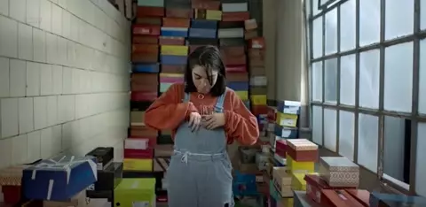 Bella Camero nude, Sol Menezzes nude - Desnude s01e05 (2018)