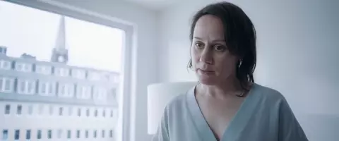 Eva Löbau nackt & sex – Einsamkeit und Sex und Mitleid (2017)