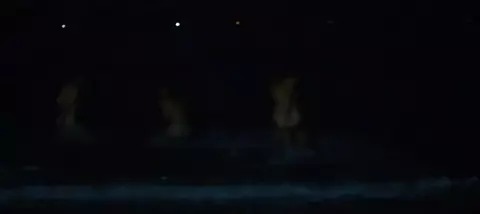 Isabelle Ryan naked, Léa Moszkowicz Nude - Happy (2015)