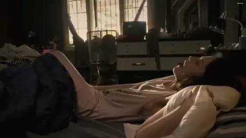 Joanna Going (NN), Courtney Cooper, Unidentified Nude - Kingdom S01 E10 (2014) 1