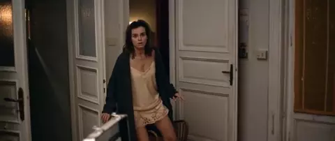 Kasia Smutniak Nude - Moglie e Marito (IT 2017)