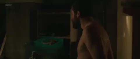 Malya Roman nude, Valérie Decobert-Koretzky nude, Brigitte Faure nude - Nu s01e04 (2018)