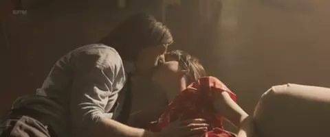 Romy Lauwers naked - Het leven is vurrukkulluk (2018)