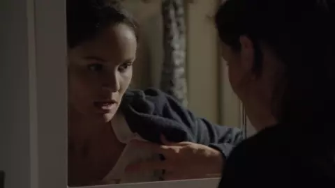 Sarah Wayne Callies - Colony s01e03 (2016)
