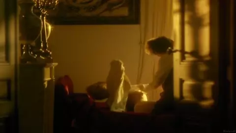 Sylvie Vartan, Sylvie Valade nude - L’ange noir (1994)