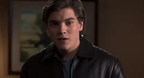 Elisha Cuthbert Sexy - The Girl Next Door (2004)