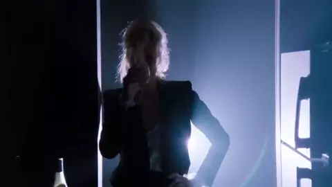Perverted man penetrates sexy actress on metallic stairs in Nine 1/2 Weeks (1986)