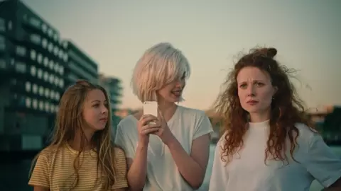 Ane Viola Semb, Ida Helen Goytil, Hanna Maria Gronneberg Nude - Hvite Gutter (Season 01)
