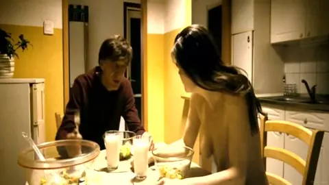 Anna Gyorgyi nude - Tablo (2008)