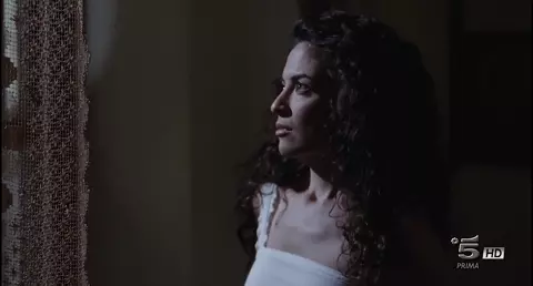 Daniela Virgilio, Nathalie Rapti Gomez Nude - I Segreti Di Borgo Larici (2014)