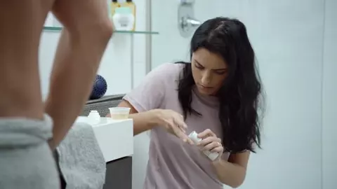 Aislinn Derbez, Erica Silverman nude - Easy S01E04 (2016)