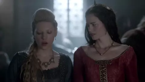 Vikings - Lesbian Kiss Scene