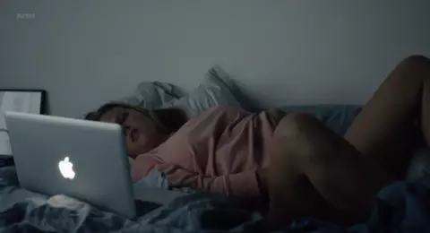 Nyforelsket - Sexy Solo Girl