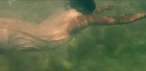 Simona Brown, Tallulah Haddon nude - Kiss Me First s01e05 (2018)