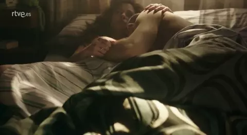 Elena Rivera naked - Cuentame Como Paso s19e19 (2018)