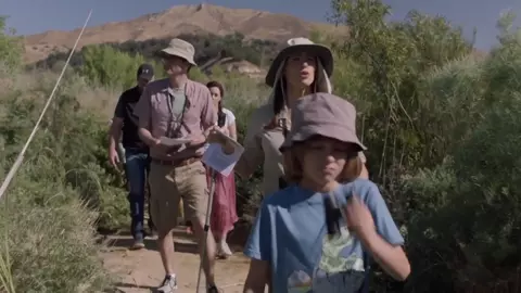 Juliette Lewis nude - Camping s01e01 (2018)