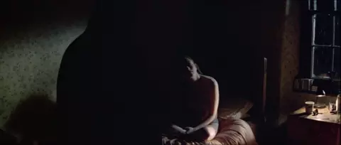 Lara Belmont nude - The War Zone (1999)