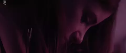 Camille Claris nude - Accord parental (2018)
