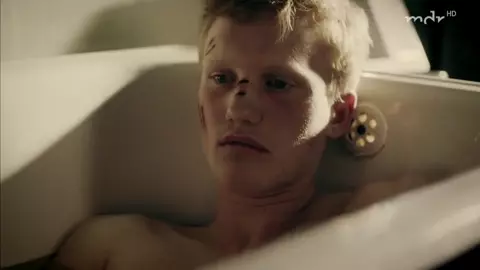 Paula Kroh Nude - Was ich dir noch sagen wollte (2017)
