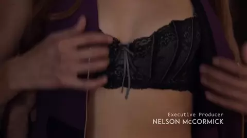 Amanda Righetti Sexy - Colony s01e07 (2016)