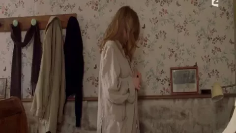 Lea Seydoux nude – Roses a credit (2010)