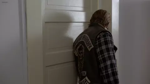 Kim Dickens nude – Sons of Anarchy s06s03 (2013)