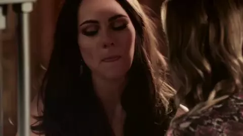 Keeley Hazell sexy, Alexandra Park sexy, Sarah Dumont sexy – The Royals s02e06 (2015)