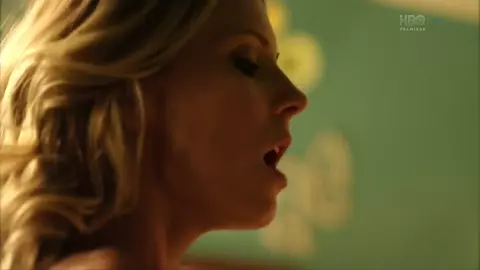 Sarah Baldwin sexy – Mantervention (2014)