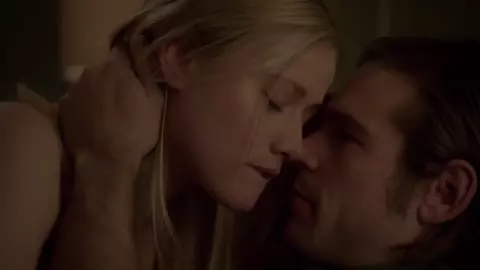 Olivia Taylor Dudley sexy – The Magicians s01e10 (2016)