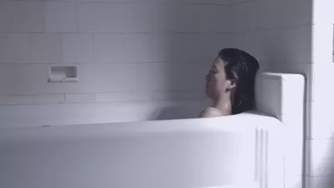 Kya Shin nude - Los Regresos (2014)
