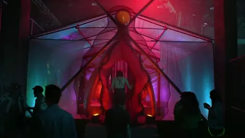 Melissa Barrera nude , Mishel Prada, Roberta Colindrezs nude - Vida s02e08 (2019)