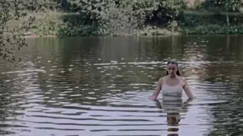 Chloe Andre nude - Les Naufrages (2015)