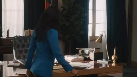Robin Givens nude - Ambitions s01e10 (2019)
