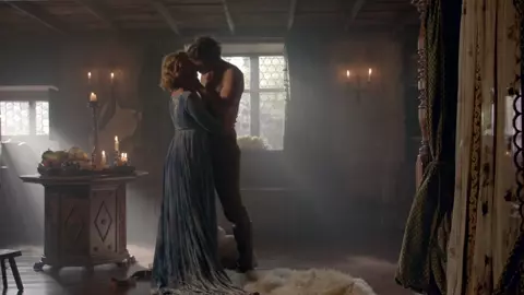 Rebecca Ferguson - The White Queen s01e01 (2013)