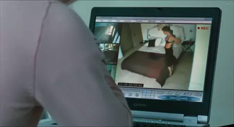 Gillian Anderson - Straightheads (2007)