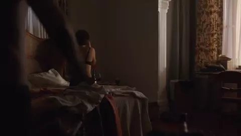 Elisabeth Moss - Top of the Lake s02e05 (2017)