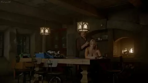 Laura Vandervoort - Bitten (2014)