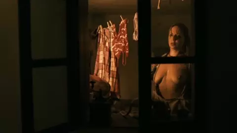 Sexy Simona Stoicescu, Ioana Barbu nude - Daca Bobul nu Moare (2010)