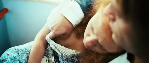 Sexy Ksana Radchenko, Elmira Metreveli nude - Pikap sem bez pravil (2009)