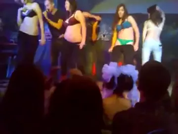Video 4 Girls Strip Naked on Stage