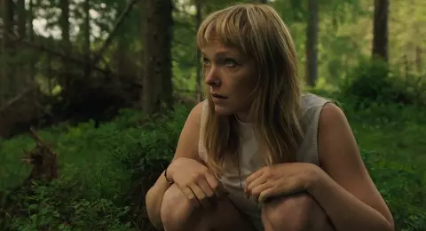 Nude Viktoria Winge, Veslemoy Morkrid, Julia Schacht - All Must Die (Utdrikningslaget) (2019)