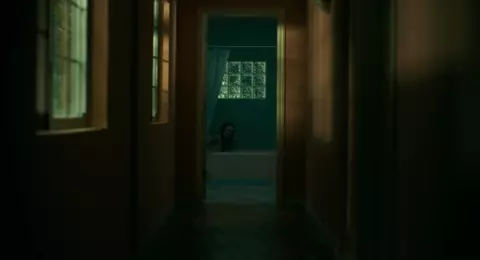 Nude Sarah Morrison hot scene - Doctor Sleep (2019)