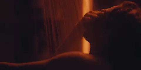 Nude Melisa Senolsun - The Gift s01e04 (2019)